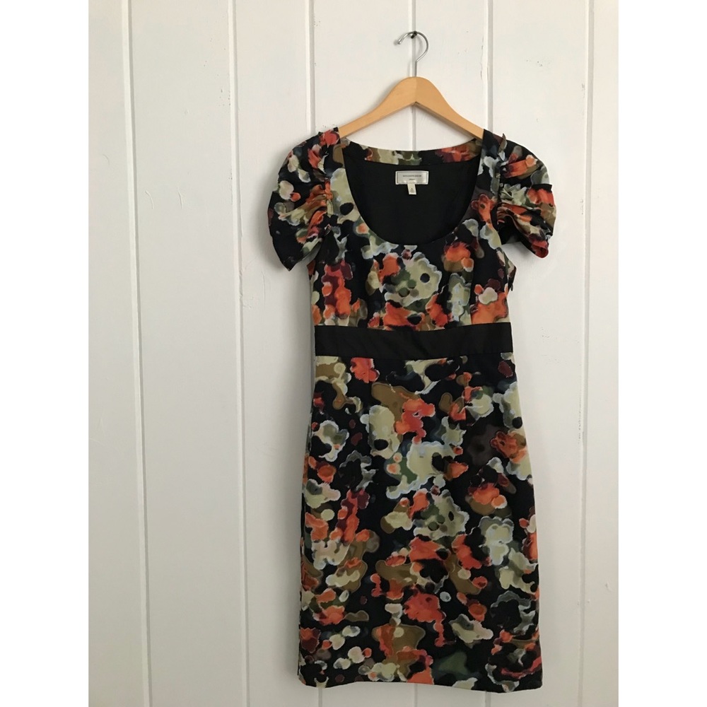 🍂🍁 Anthro Floral Shift Dress // Great form fit